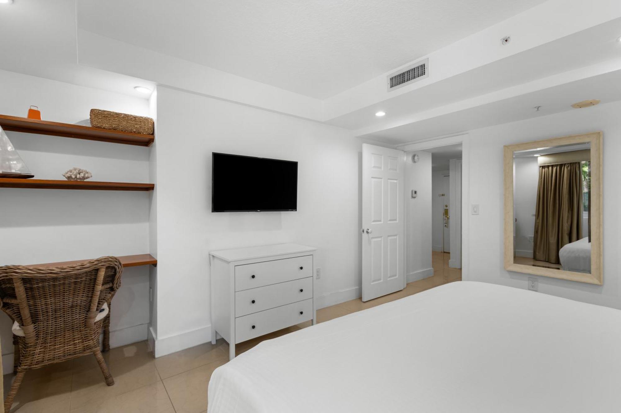 Superior One-Bedroom Apartment