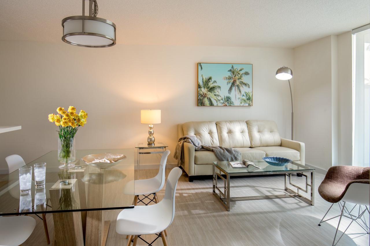Deluxe Two-Bedroom Apartment with Balcony and Partial Bay View