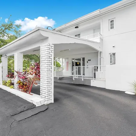 Travelodge By Wyndham Miami Biscayne Bay-3